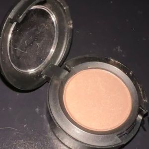 MAC Cosmetics Lyrical Single Eyshadow